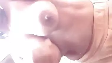 chachi ne nahate huye choot aur boobs dikhaya hindi xxx video viral mms