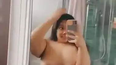 Fatty chubby girl full nude selfie