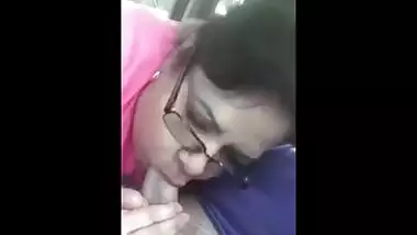 Mature Bhabhi Sucking In Car