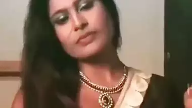 Drilling ass of the sexy Marathi college girl