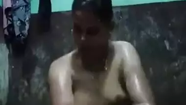 Desi Chennai Bhabhi Shower