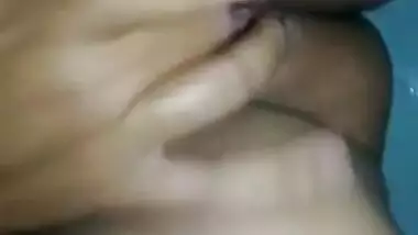 Deshi girl masturbating in pussy closeup