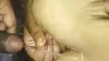 An Indian coupleâ€™s Pissing sex video Hindi audio