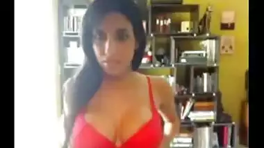 Busty Desi hot girlfriend masturbates on cam with dildo