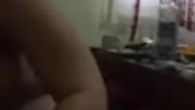 Indian Desi aunty giving a awesome blowjob