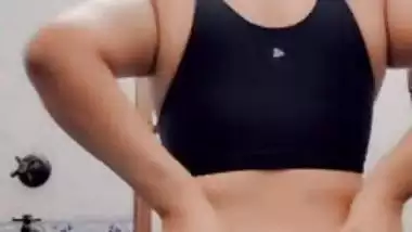 Snapchat girl showing big ass viral video making