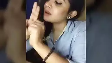 Indian Girls Showing Boobs In Sharechat