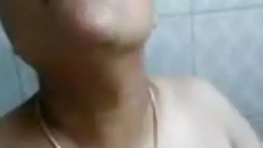 Gujarati Bhabhi nude MMS selfie video