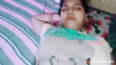 Man fucks his desi GF’s tight pussy and cums