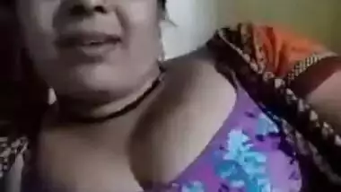 Mature Indian wife romance with lover on live video call