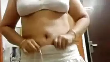 Desi aunty show her nude body