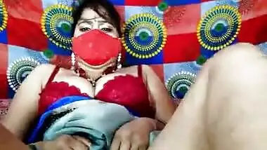 Indian sexy boudi live hot boobs show