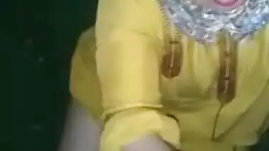 Hot Paki bhabhi blowjob with hijab
