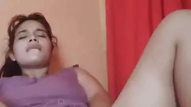 Indian nude girl from Mumbai fingers her pussy and moans