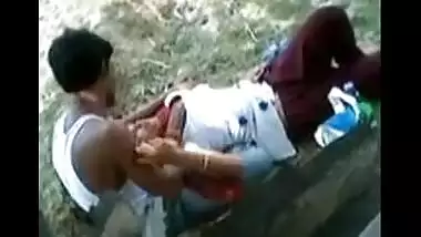 Tamil sex clip of desi hotty getting big boobs caressed outdoors