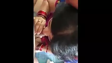 Fair bhabhi’s penis sucking skills
