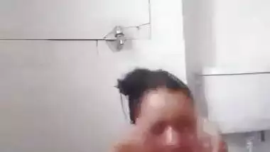 Punjabi couple bathroom sex MMS video scandal