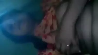 Horny Shimu rubbing pussy MMS
