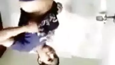 Looker takes clothes off and washes XXX body on upside down sex camera