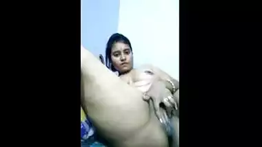 A sexy webcam masturbation by a village bhabhi