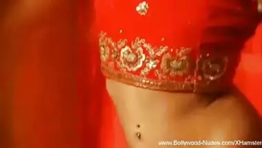 Bollywood Beauty pleases