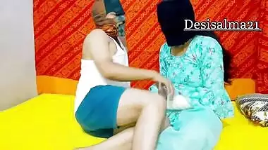 Indian Muslim Girlfriend Eid Hardcore Sex Desi Bhabhi Ko Choda Eid Ki Mubarak B Dene Aaya Padosi Ne - Little Oral Andie