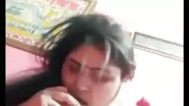 Unsatisfied tanker Bhabhi showing boobs on video call