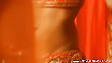 Sexy Indian Girl Bathing Nude