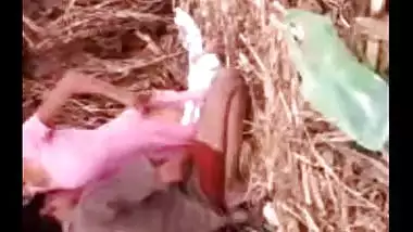 Village girl outdoor fucked by lover in sugarcane field