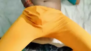 Desi sexy bhabi hote pee