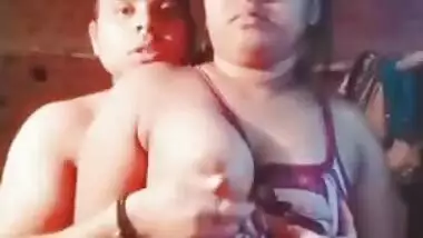 Desi maid boobs press video worth watching again and again