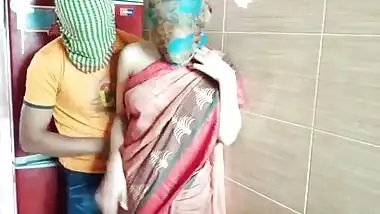 Devar mercilessly fucked hard her sister in law on the pretext of wearing a sari (sister in law too much cried) Indian Sex
