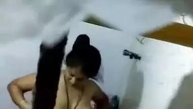 desi aunty bathing hidden cam