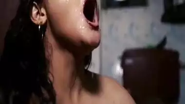 Indian wife masturbation sex video in bathroom