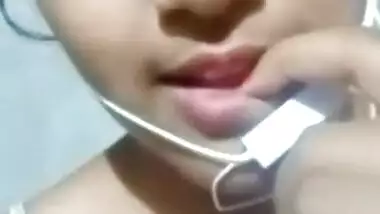 Cute Desi Girl Showing Boobs On Video Call