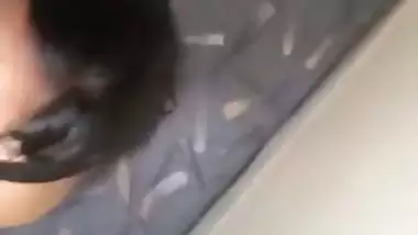 Desi Patna Bhabhi gives an erotic Bihari blowjob