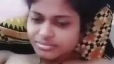 Desi Girl Shows Her Boobs on VC