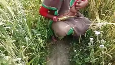 Desi Village Bhabhi Fucking Outdoor Sex In Hindi