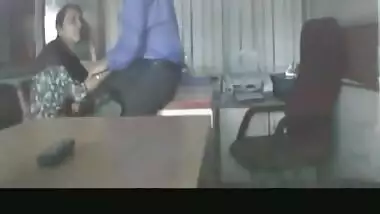 Desi Secretary Giving To Boss – Office Porn Videos