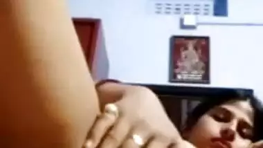 Desi Bhabhi Shows Boobs an pussy