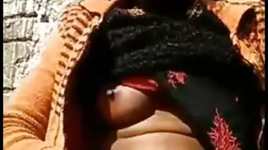 Desi village wife fing her hot pussy