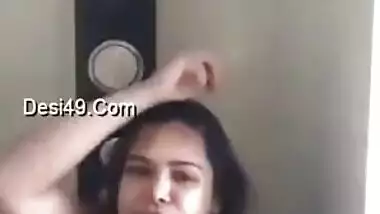 Gorgeous Desi aunty with huge XXX breasts fools around in bathroom