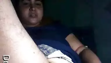 horny indian bhabi mustbration with kheera