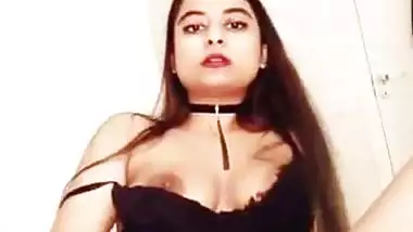 Hot Indian nude girl masturbates like a cheap whore