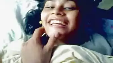 mallu girl shows her tits to bf