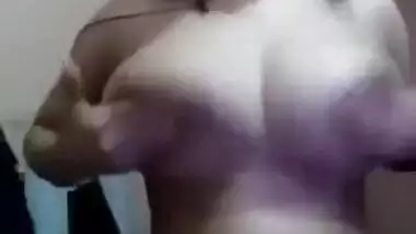 Pakistani girl showing huge boobs and cunt