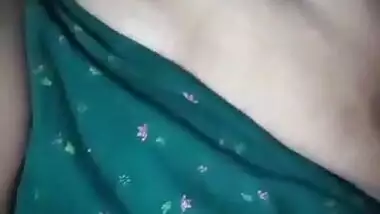 Horny desi babe showing boobs and pussy on cam