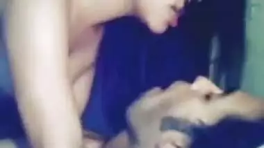 Sexy Delhi girl’s xxx video MMS with her BF