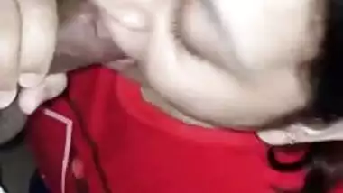 Desi boy manages to fuck Paki wife's mouth in this homemade XXX video