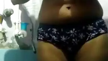 Desi girlfriend striptease video selfie MMS